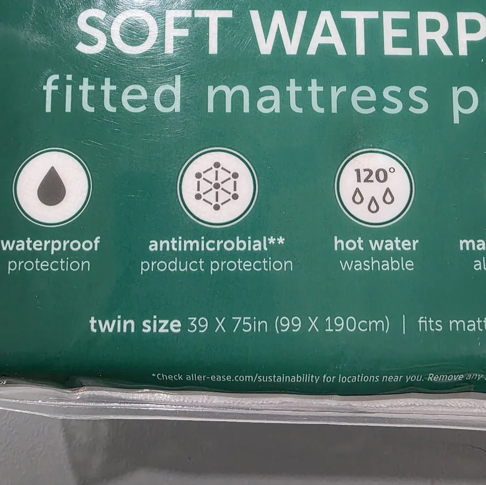 Soft Waterproof Antimicrobial Fitted Mattress Protector - White - Twin